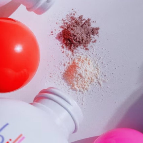 Billie Floof Dry Shampoo for dark hair - Picture 3 of 5